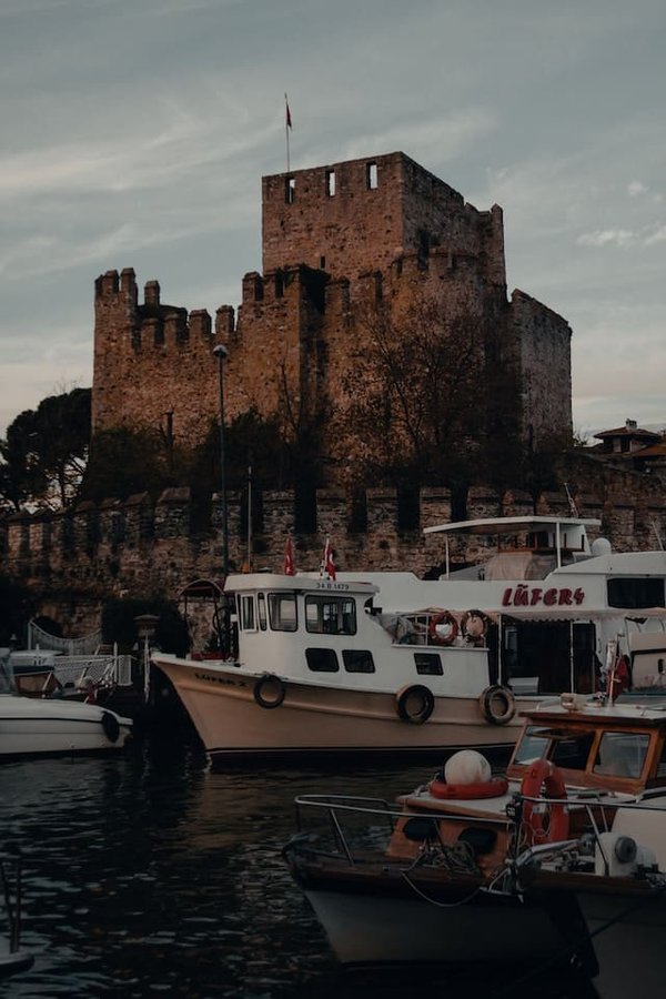 Comment débuter dans la construction de maquettes de bateaux historiques ?